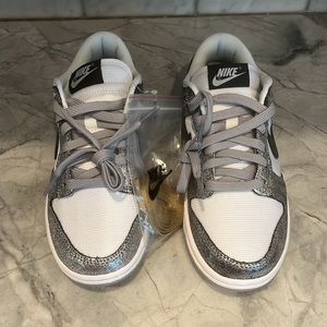 Nike Dunk Low metallic silver/ white